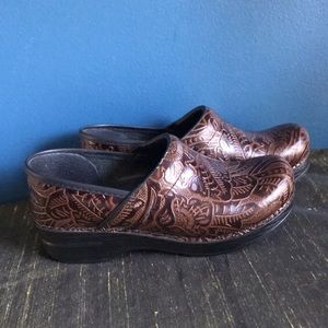 Dansko, Brown, Tooled Leather Clogs, 39/8.5